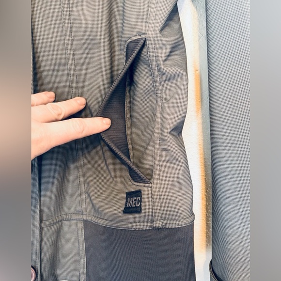 MEC Women’s Softshell Sherpa Lined Jacket - Picture 2 of 9